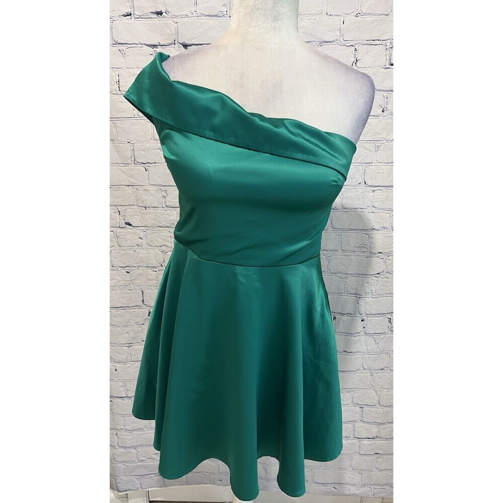 City Studio one-shoulder emerald green dress with flared skirt, Pockets Size 7